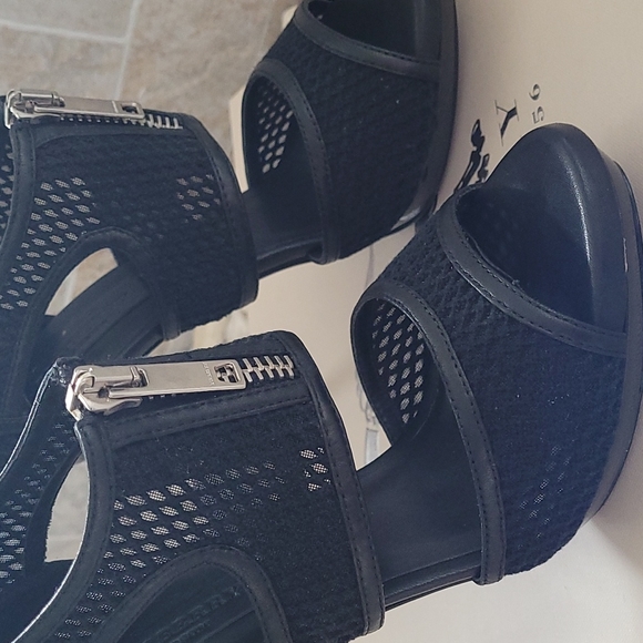 BURBERRY platform sandal - Picture 2 of 12